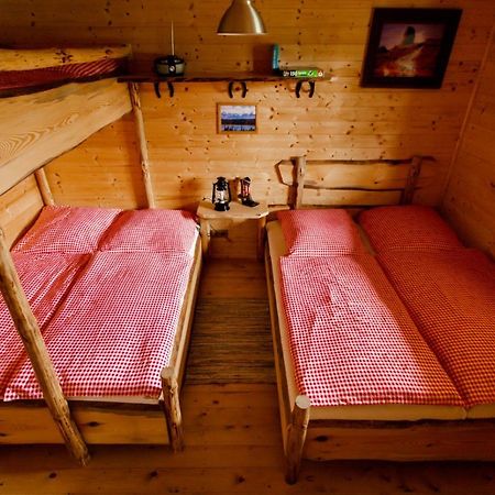 Horse Lake Ranch Neuendorf  Extérieur photo