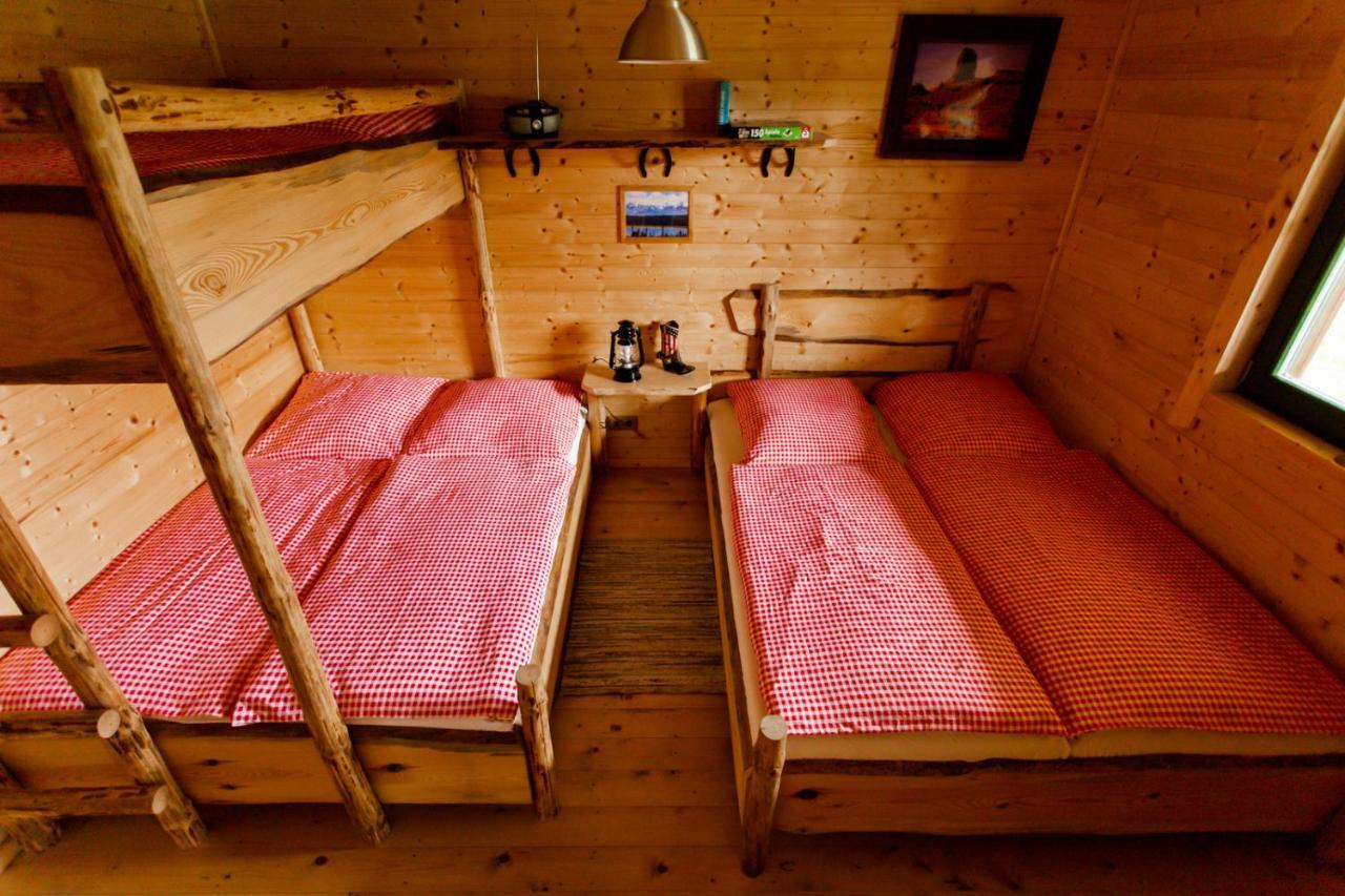 Horse Lake Ranch Neuendorf  Extérieur photo