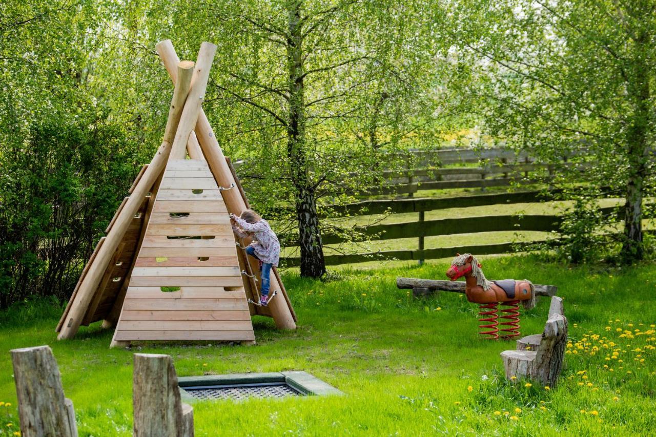 Horse Lake Ranch Neuendorf  Extérieur photo